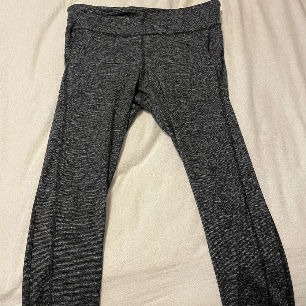 Heathered Grey Cropped Under Armour Leggings